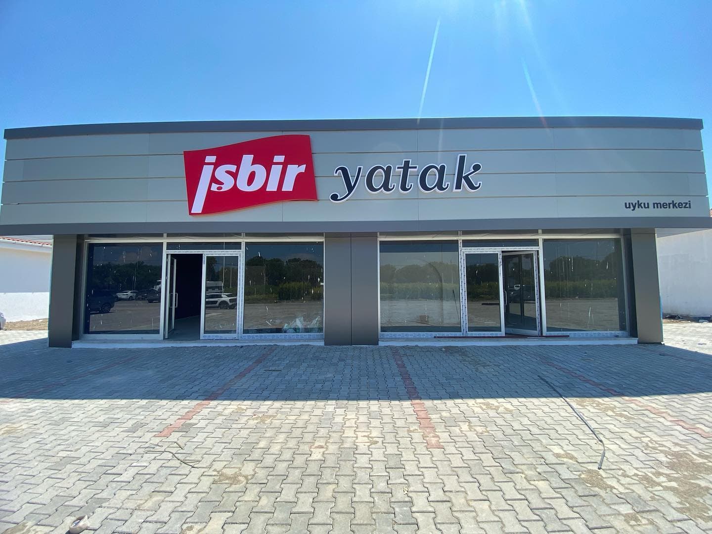 İşbir Yatak — Cam Cephe & Doğrama
